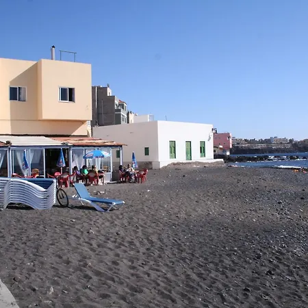 With One Bedroom In Arona, With Pool Access And Furnished Te アパート アロナ