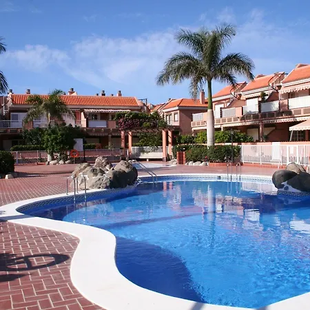With One Bedroom In Arona, With Pool Access And Furnished Te * アロナ